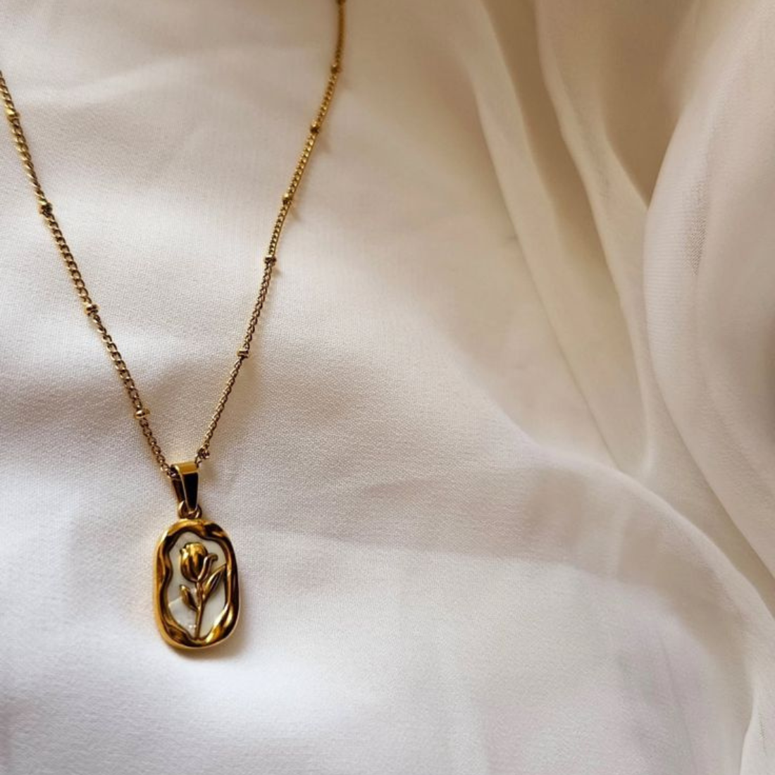 18K RETRO TULIP NECKLACE (LIMITED STOCK)