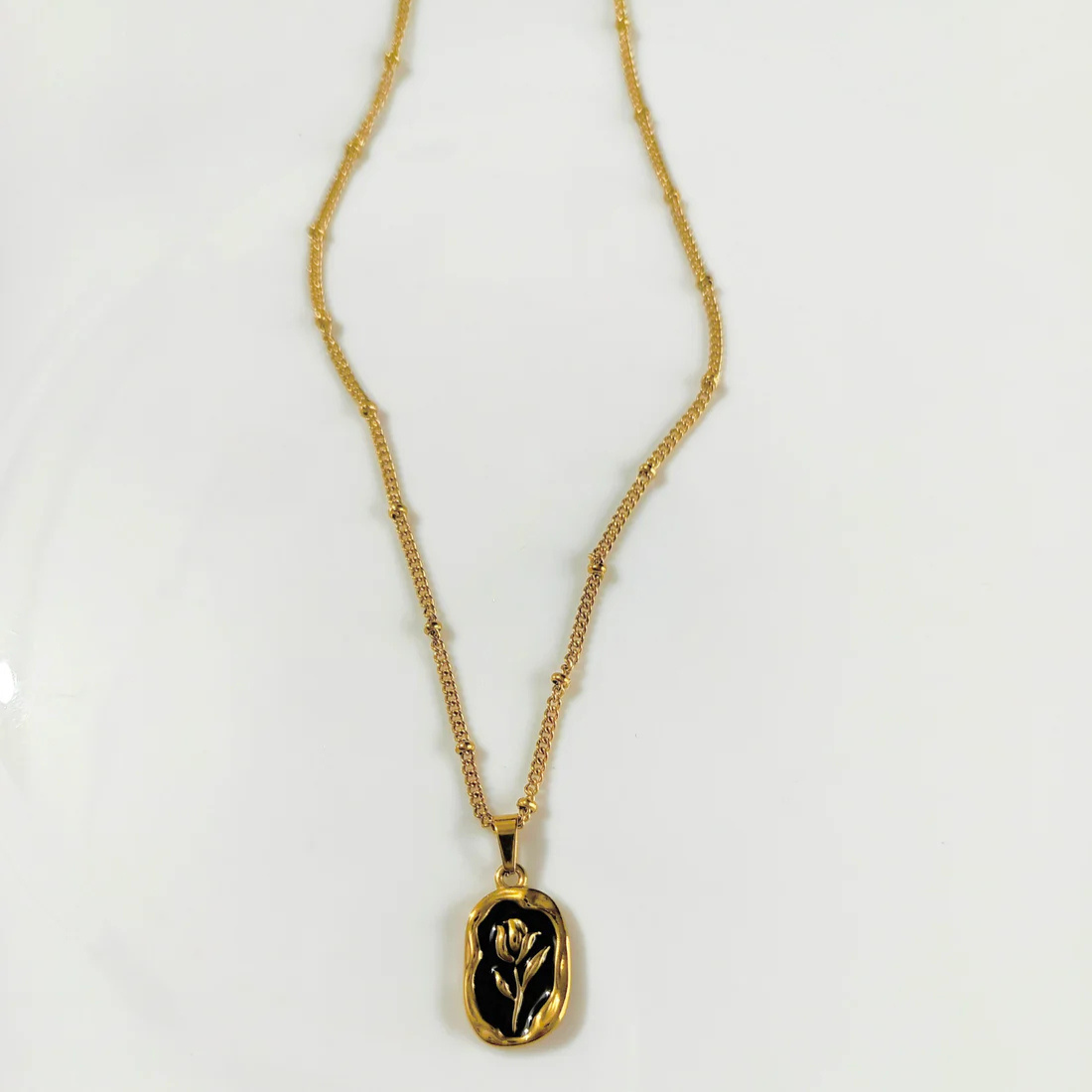 18K GOLD PLATED RETRO TULIP PENDANT (BLACK)