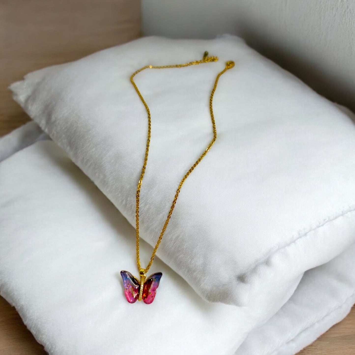 CRYSTAL BUTTERFLY NECKLACE