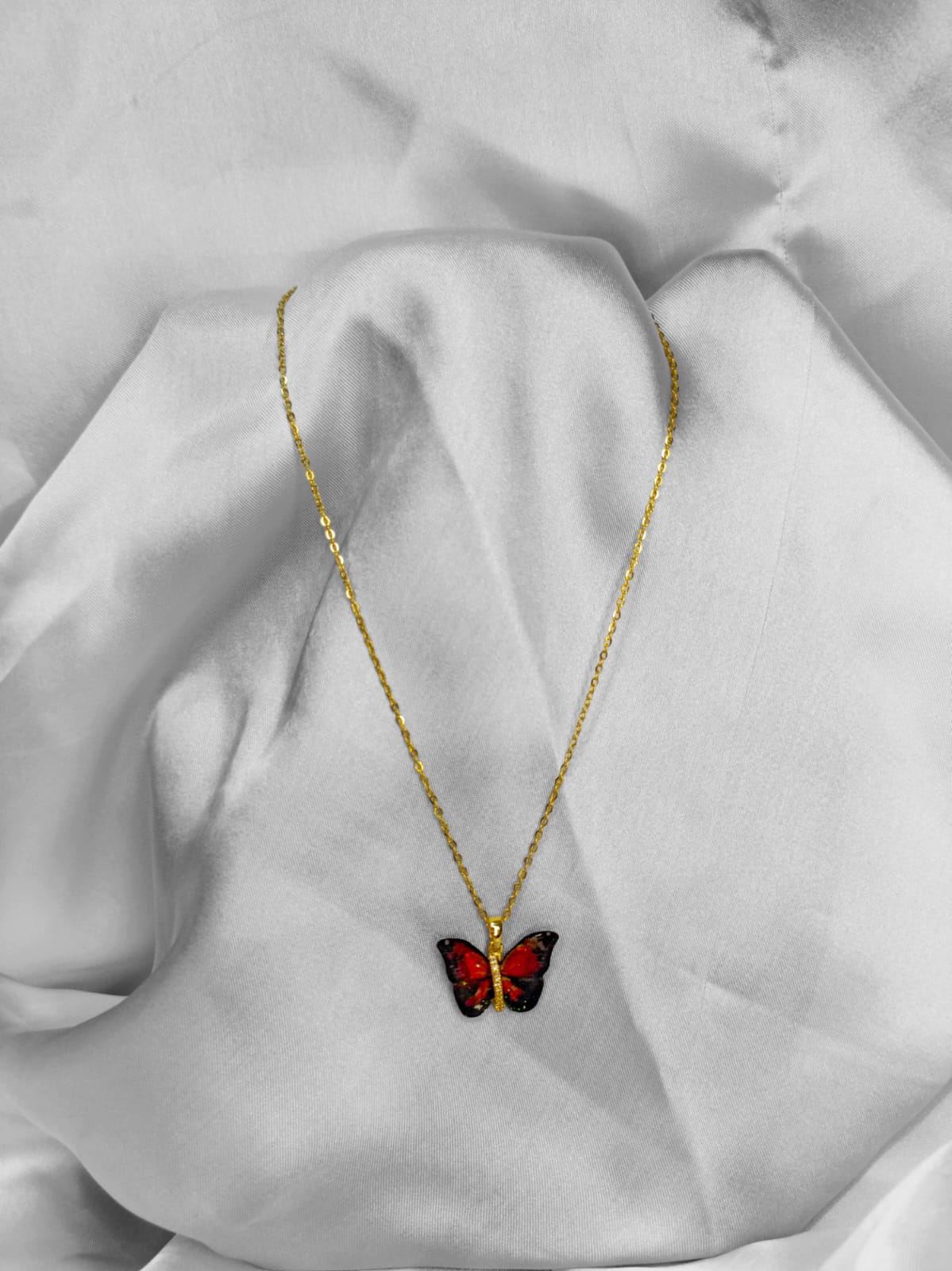 CRYSTAL BUTTERFLY NECKLACE