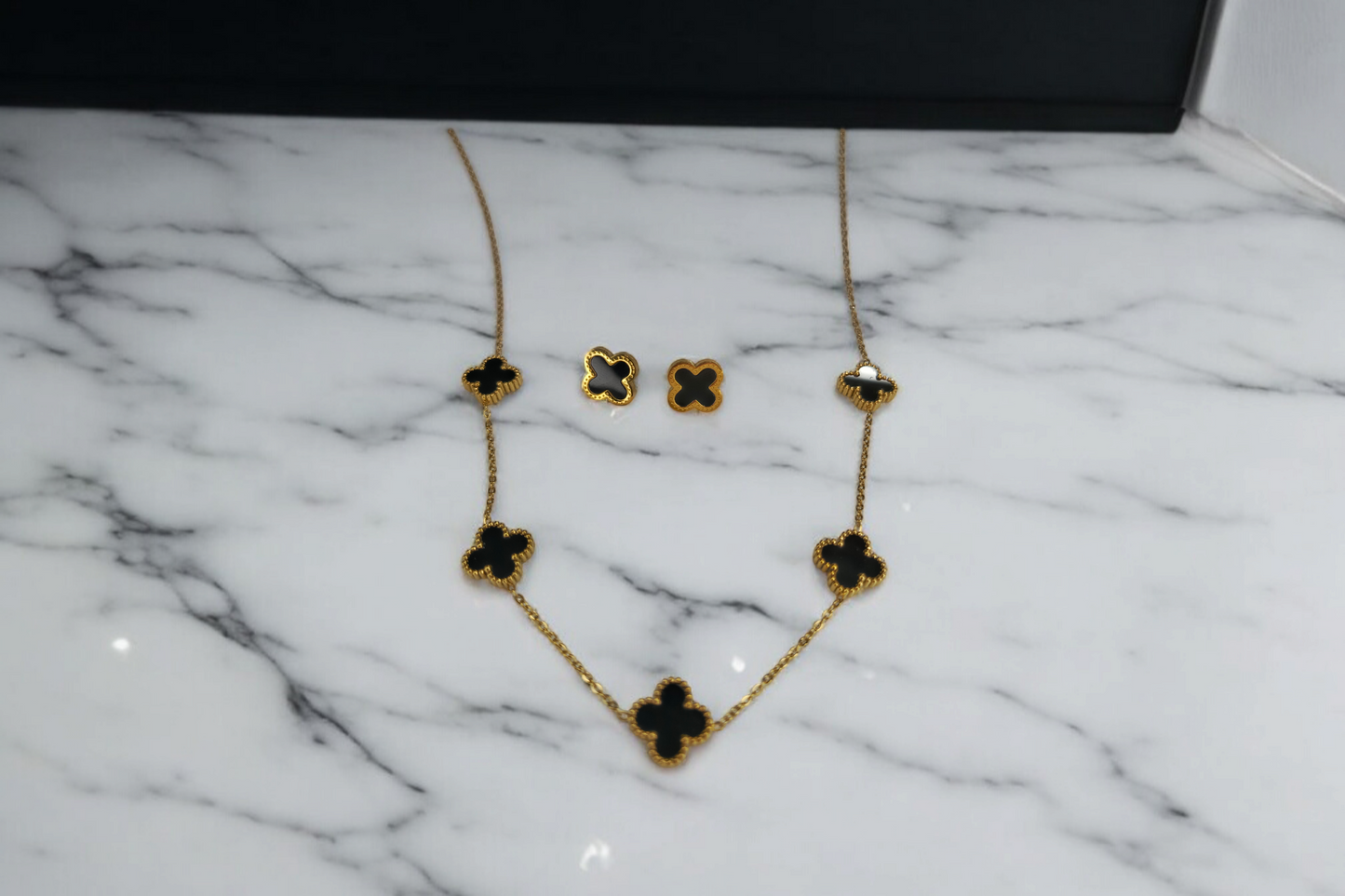 Clover Necklace Set