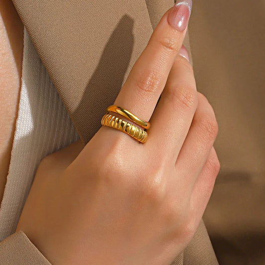 ELEGANT MULTILAYER RING
