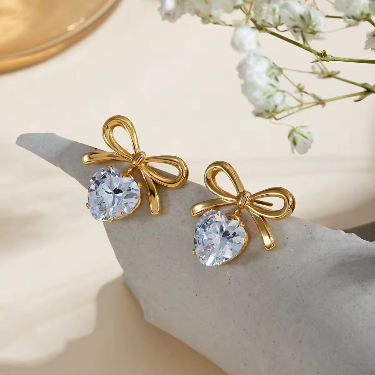 HEART TIES EARRINGS