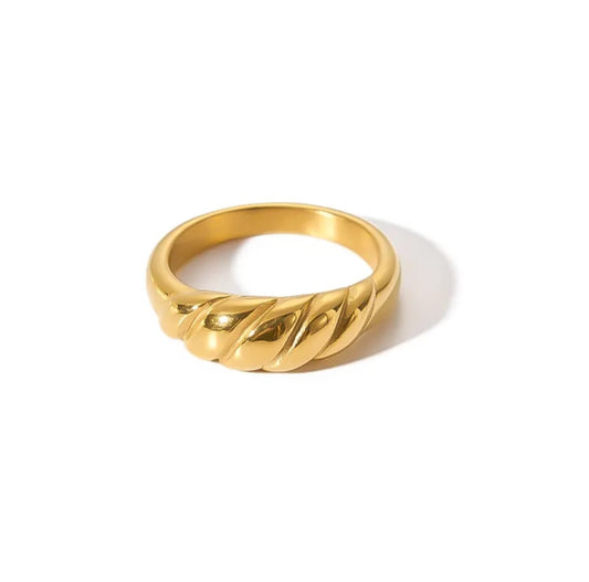 PREMIUM CROISSANT RING