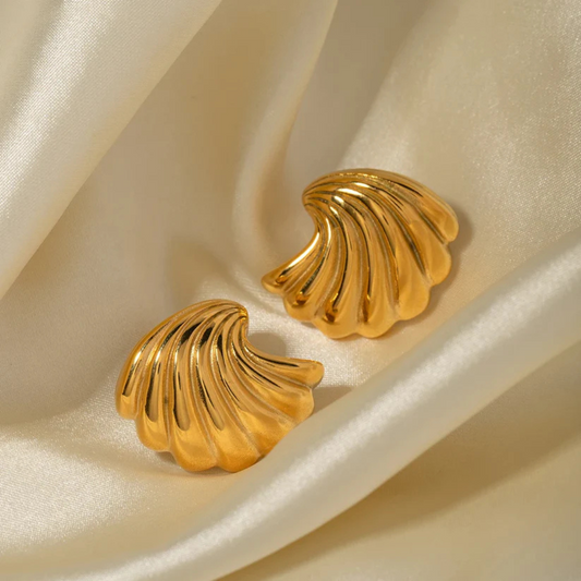 SHELL GOLD EARRINGS