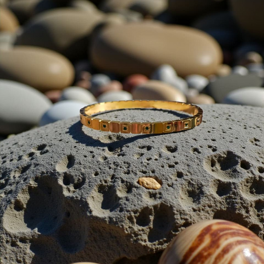 LUXURY GREEN EMERALD BANGLE