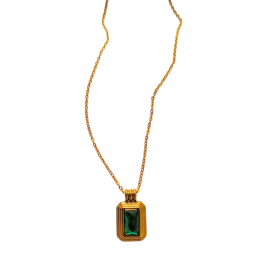 GREEN STONE NECKLACE