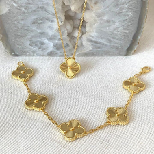 GOLDEN CLOVER NECKLACE & BRACELET SET
