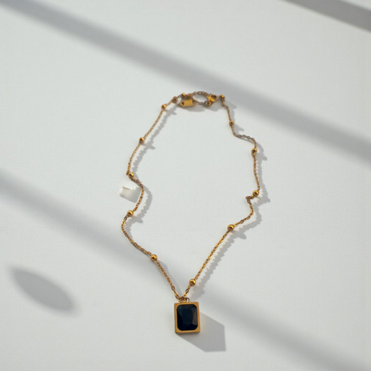 BLACK STONE NECKLACE