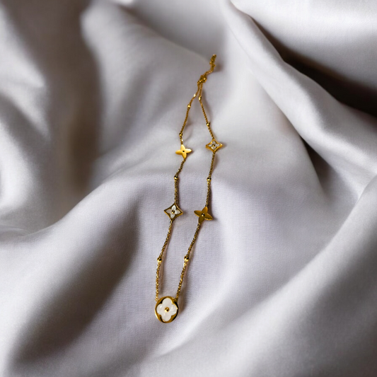 Flower Necklace White - Anti Tarnishing - Stainless Steel