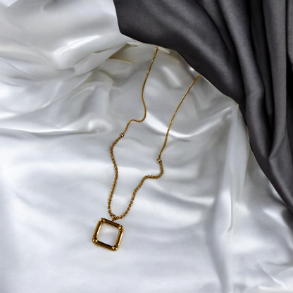 SQUARE GOLD NECKLACE