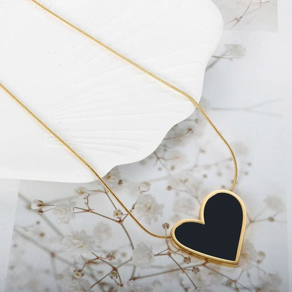 HEART BLACK NECKLACE