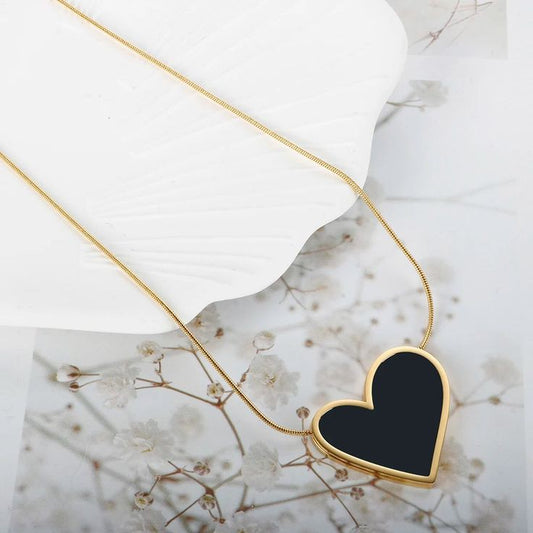 HEART BLACK NECKLACE