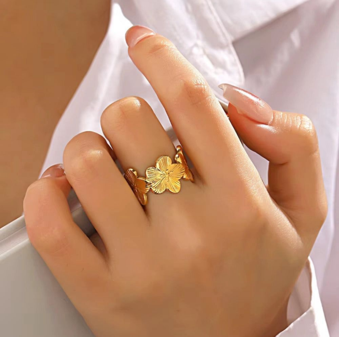THE FLOWER RING ADJUSTABLE