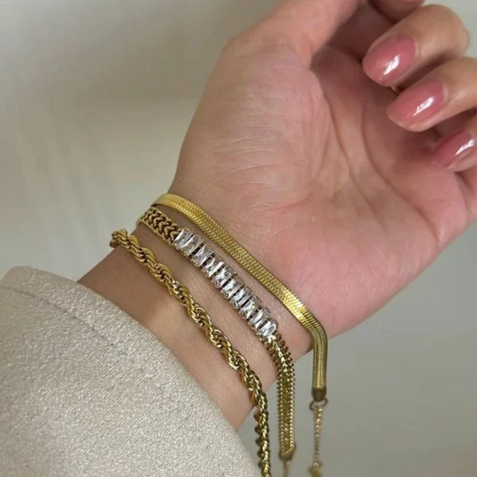 THE ICONIC GOLD STACK