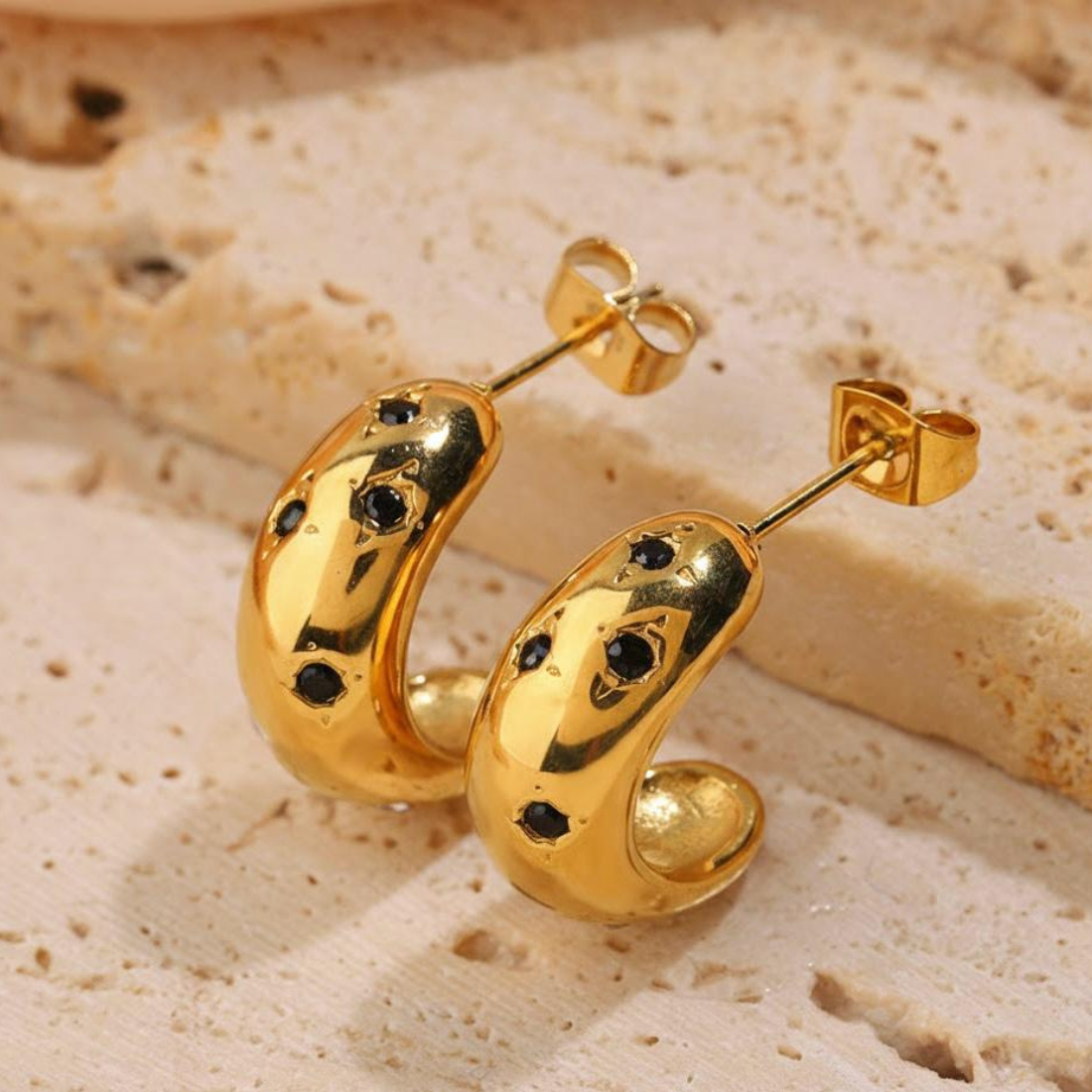 BLACK STUD EARRINGS