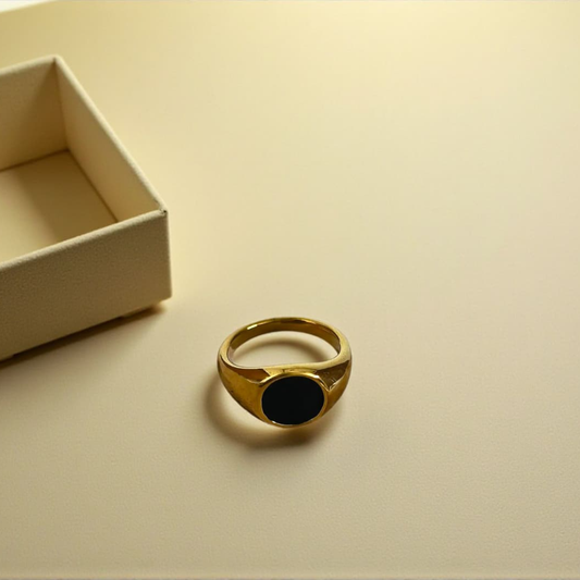 BLACK STONE RING