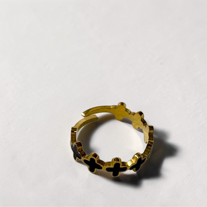 EDGY BLACK CLOVER RING