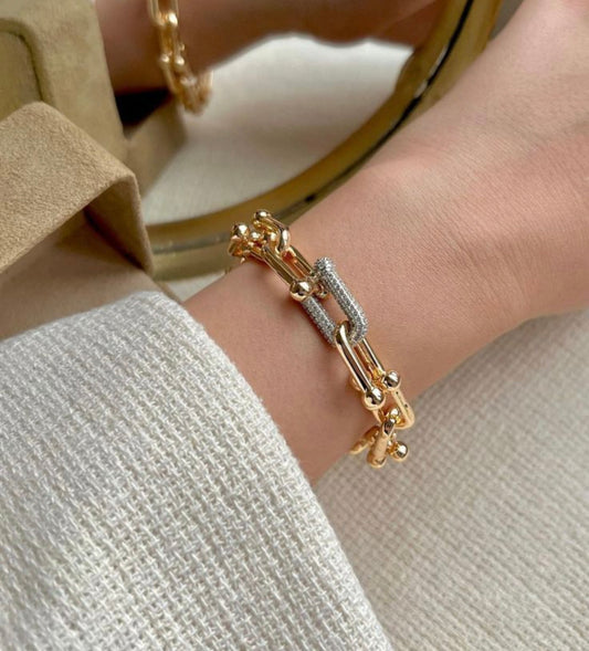 THE MAIN CHARACTER BRACELET