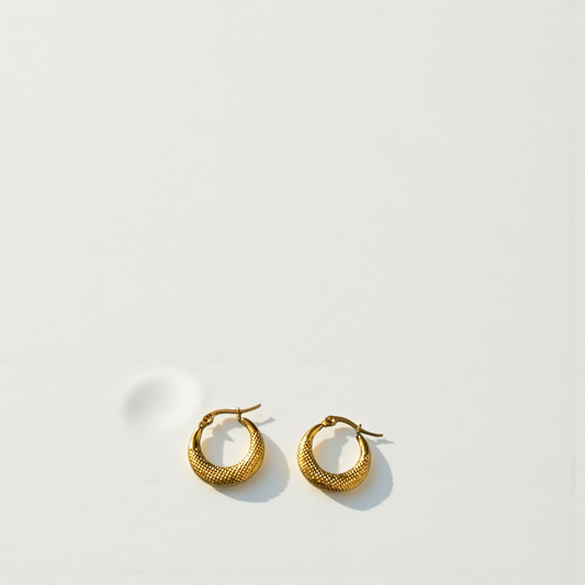 MINIMAL HOOP EARRINGS
