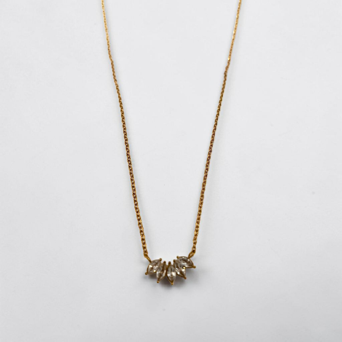 LUMIERE ARC NECKLACE