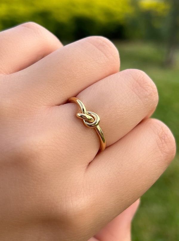 18k Gold Plated Knot Bangle & Ring - Stainless Steel - Water Resistant
