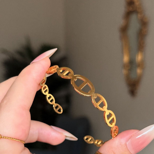 ICONIC BANGLE