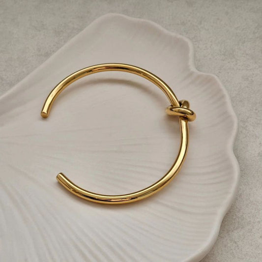 18k Gold Plated Knot Bangle & Ring - Stainless Steel - Water Resistant