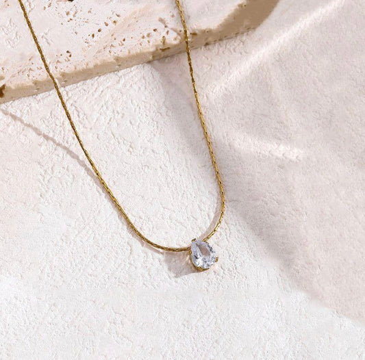 WHITE DIAMOND NECKLACE