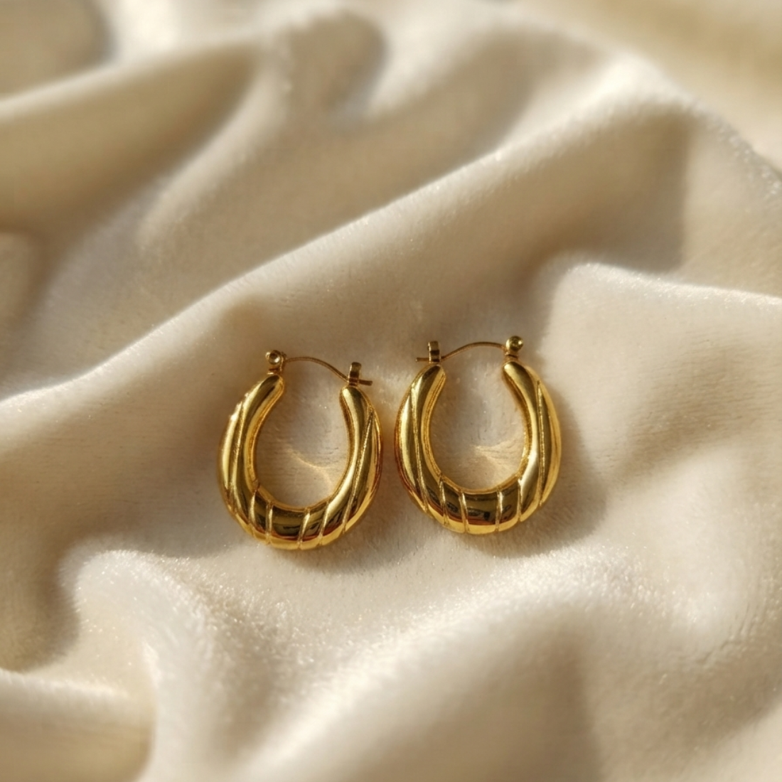 ZARIA HOOPS
