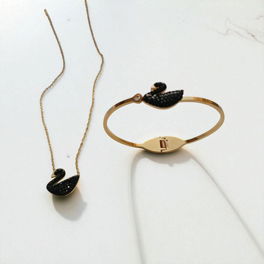 Swan Necklace 