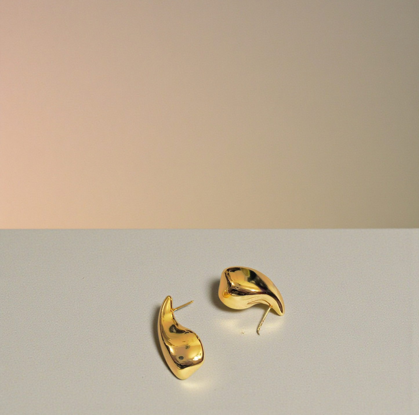 LUSTRE EDGE DROP EARRINGS