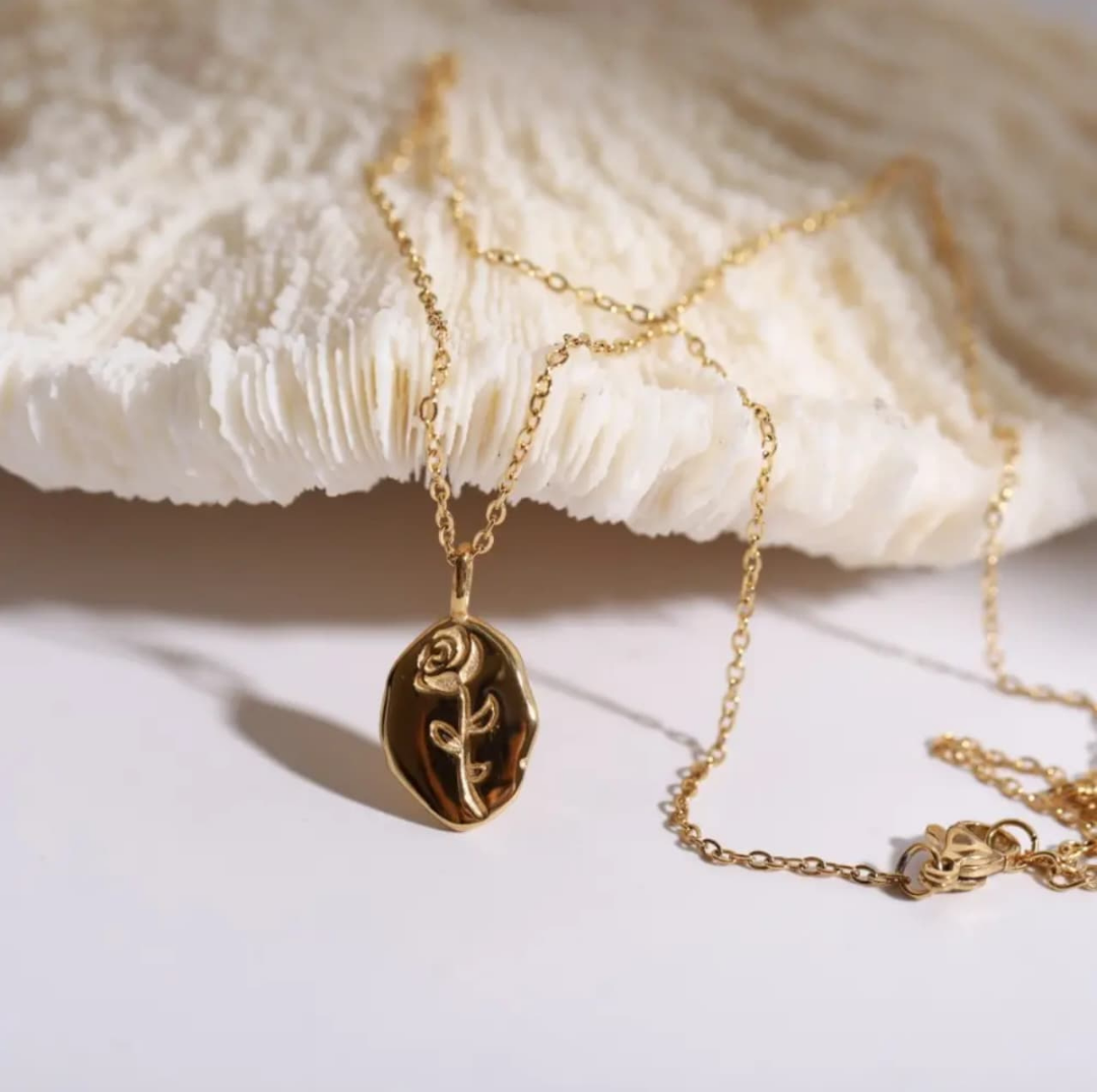 ENGRAVED ROSE NECKLACE