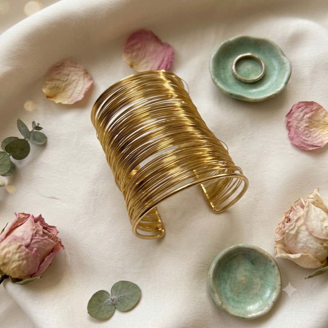 VINTAGE HANDCUFF/ARMCUFF