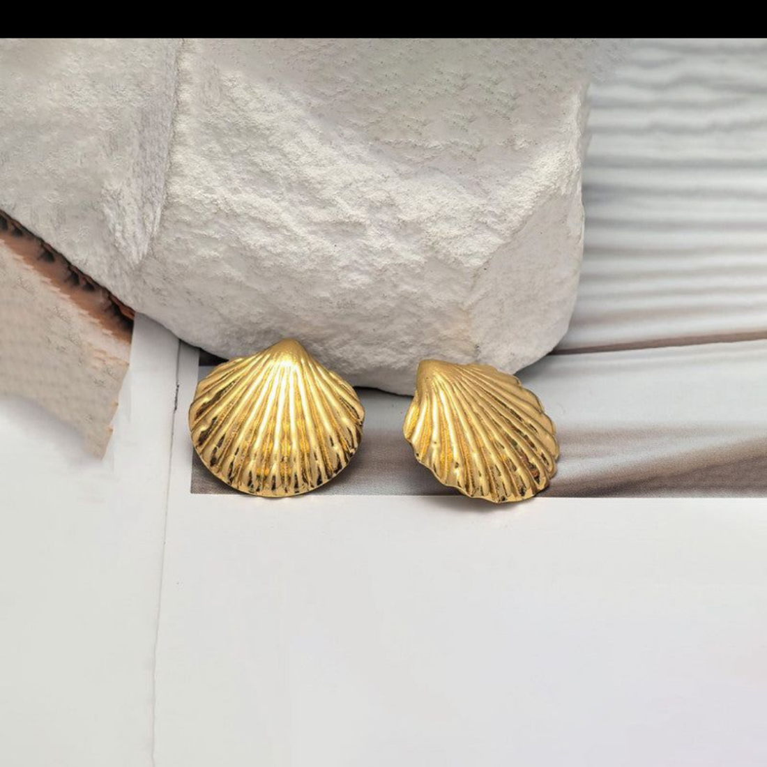 THE SEA SHELL EARRINGS