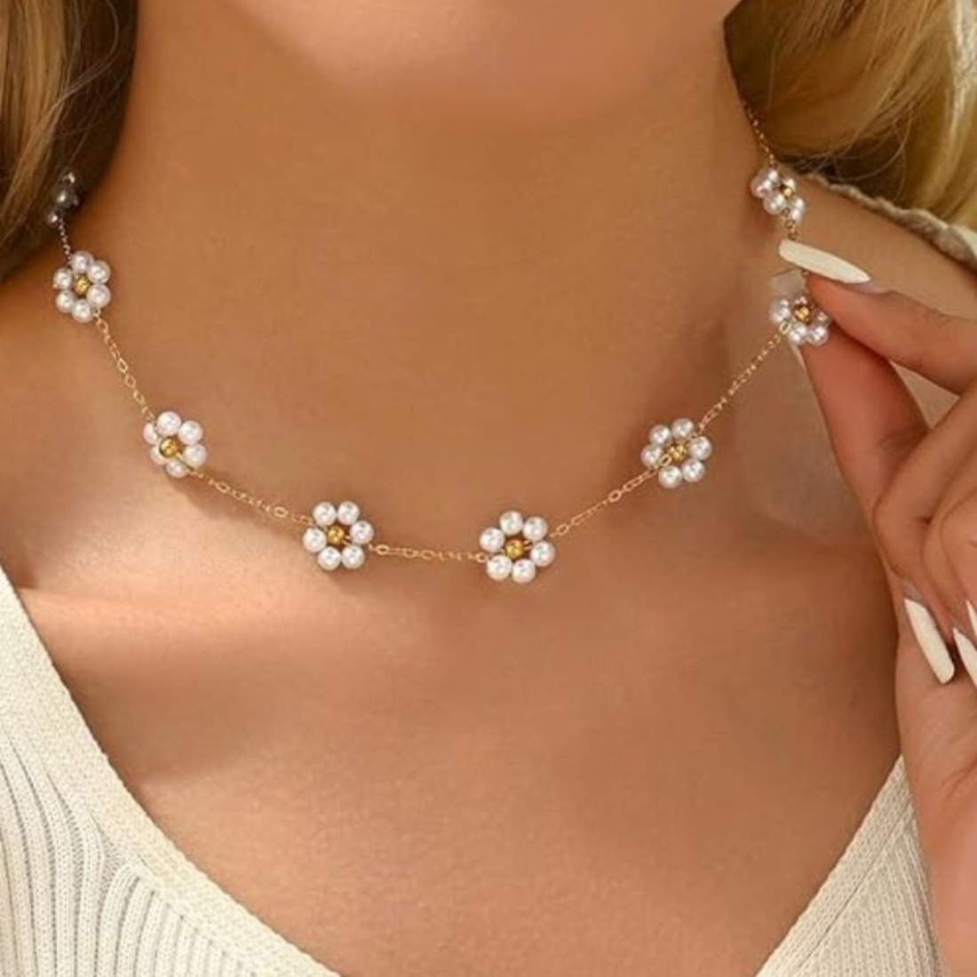 DAISY FLORAL NECKLACE
