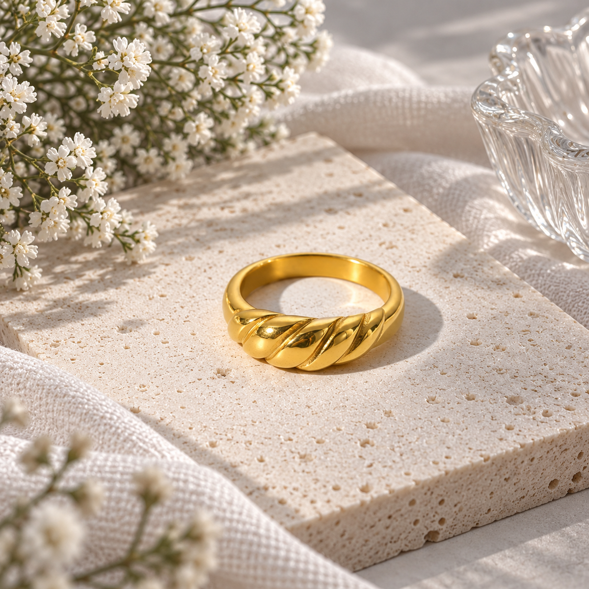 PREMIUM CROISSANT RING