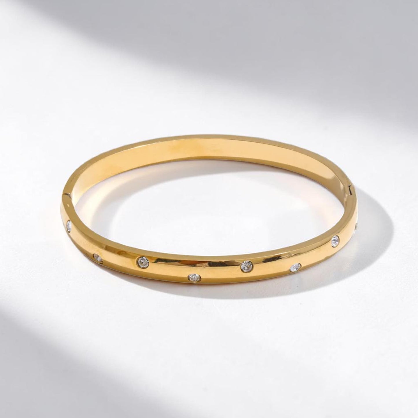 LUXE CRYSTAL HANDCUFF