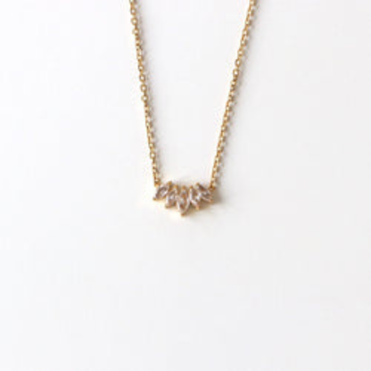 LUMIERE ARC NECKLACE