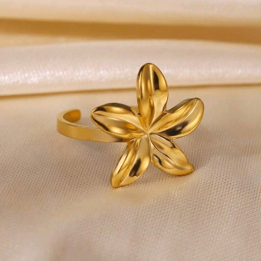 FEATHER BLOOM ADJUSTABLE RING