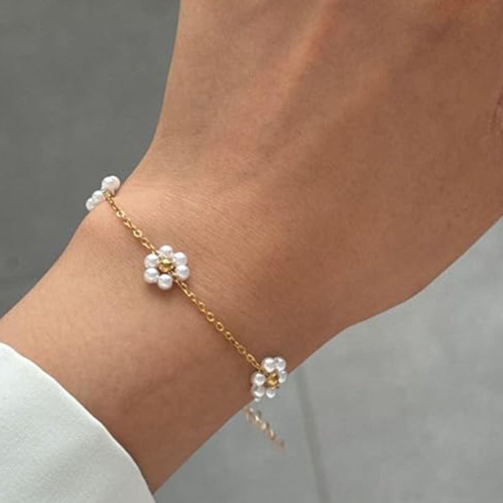 WHITE FLOWER BRACELET
