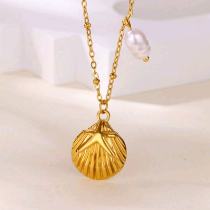 THE SHELL NECKLACE