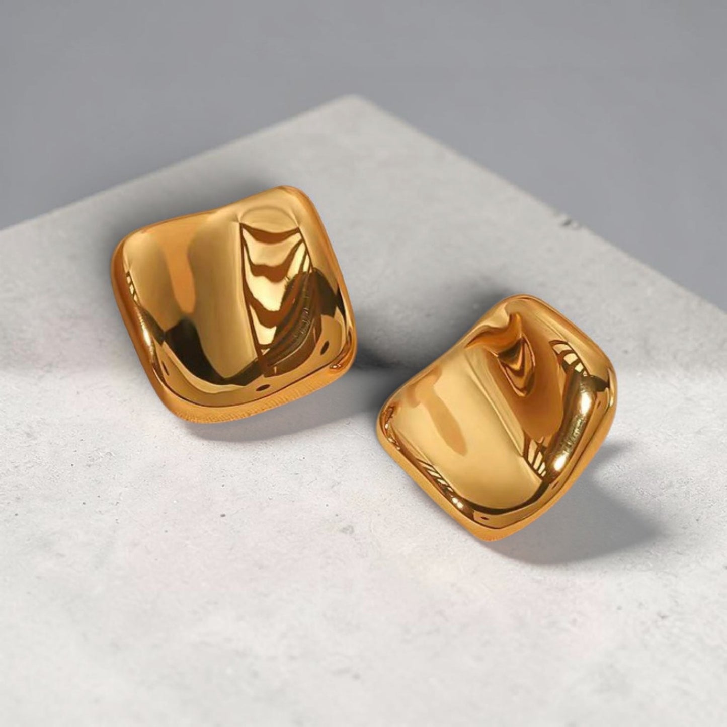 GOLDEN SQUARE EARRINGS