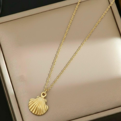 SEASHELL NECKLACE