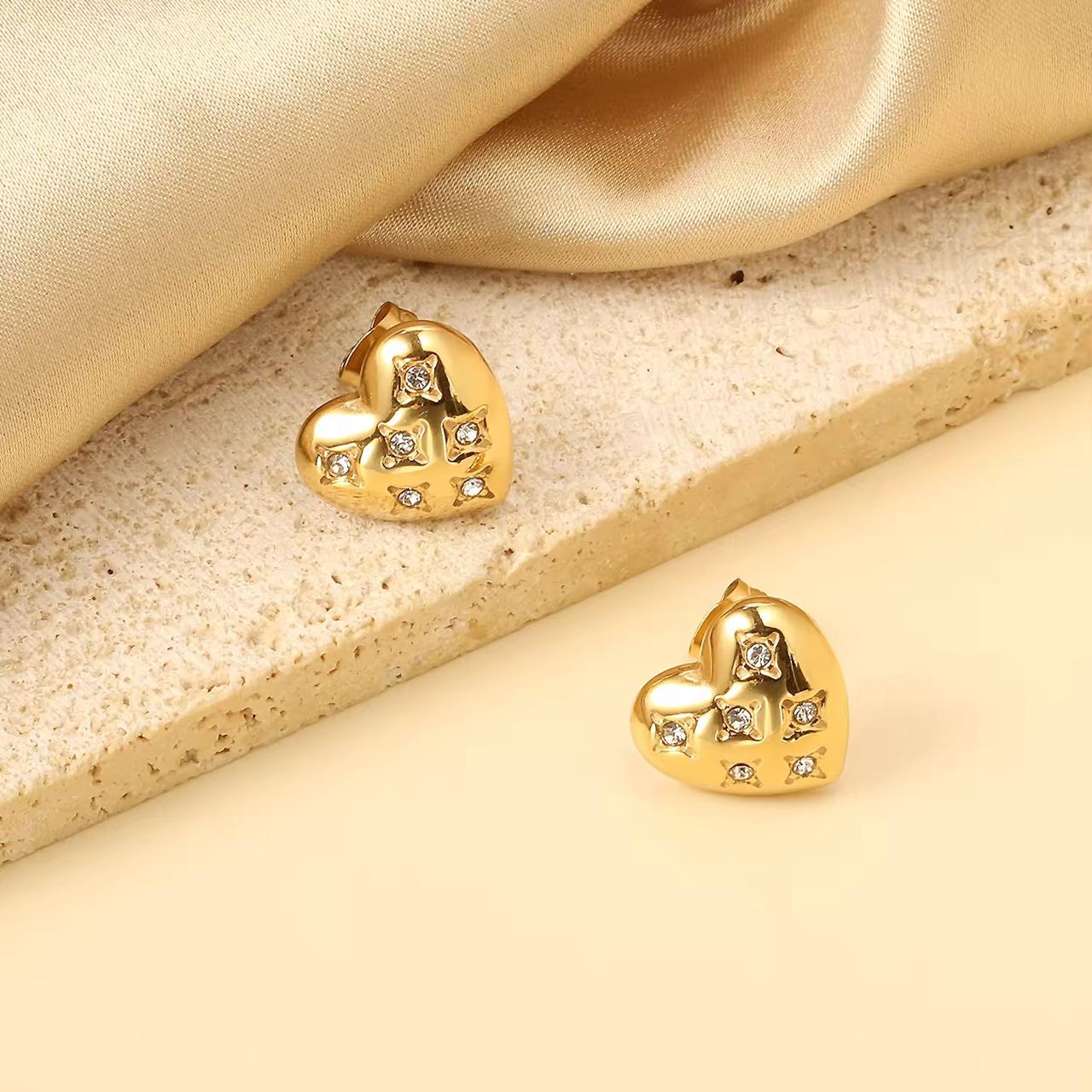 DIAMOND HEART EARRINGS