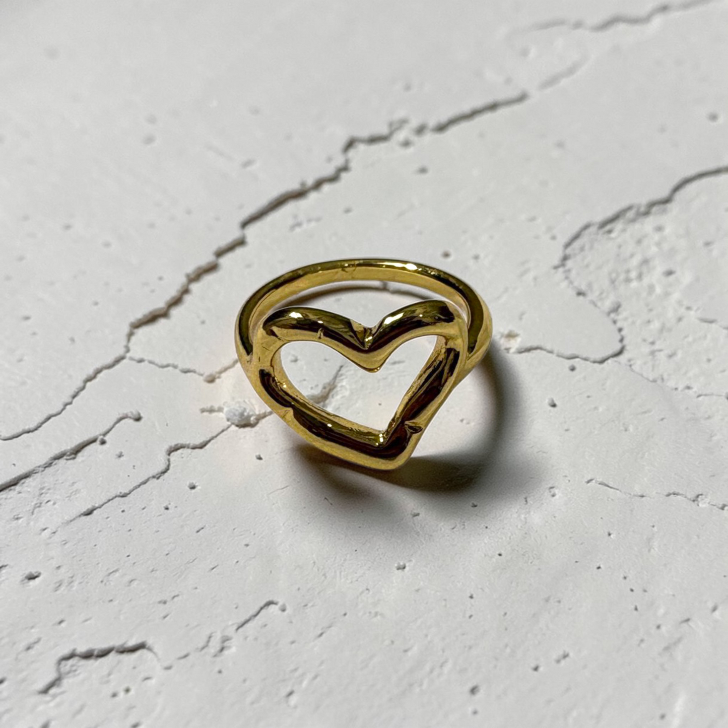 MINIMAL HEART RING
