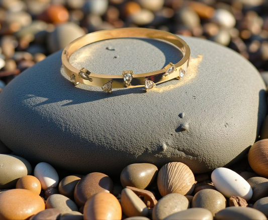 18K GOLD PLATED WHITE DIAMOND BANGLE