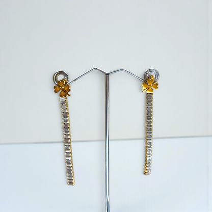 CLOVER HANGING EARRINGS