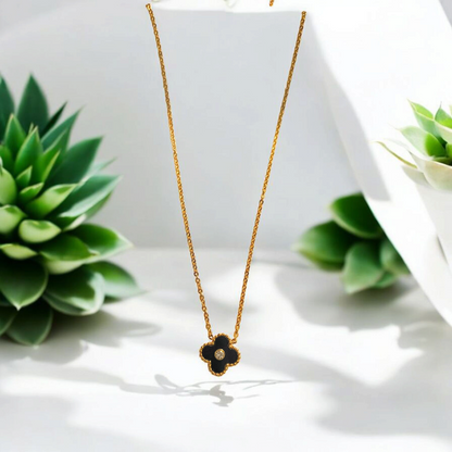 CLOVER BLACK NECKLACE