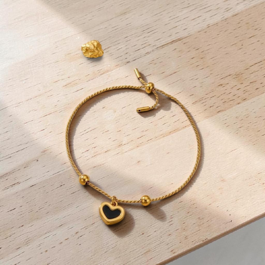 Heart Gold bracelet up down adjustable made with stainless steel, 18 k gold plated, tarnish free for women in Pakistan. Efforro